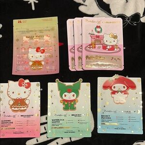 Hello Kitty Christmas Face Mask Set